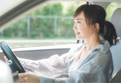 マイカーと女性